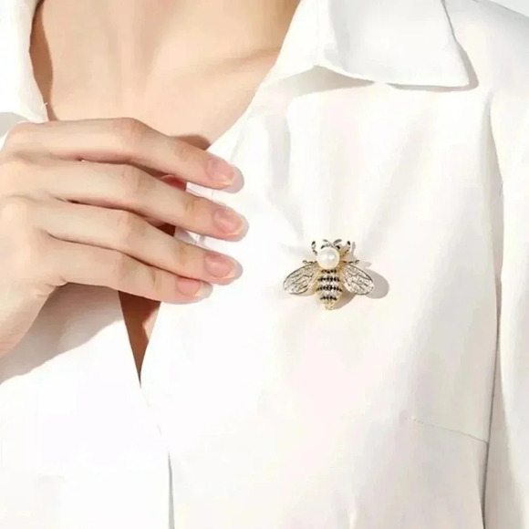 Honey Bee rhinestones gold Brooch - Picture 2 of 4